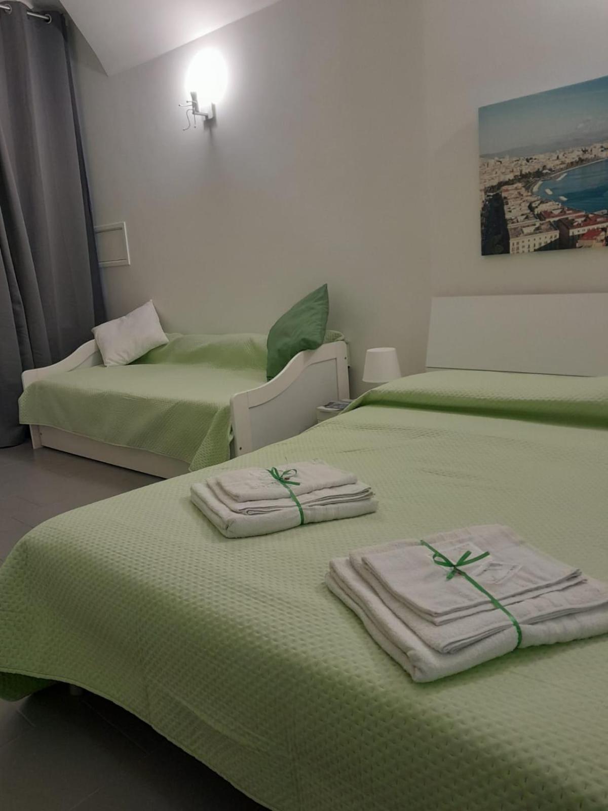 Bed and Breakfast Monteoliveto 5 Neapol Zewnętrze zdjęcie
